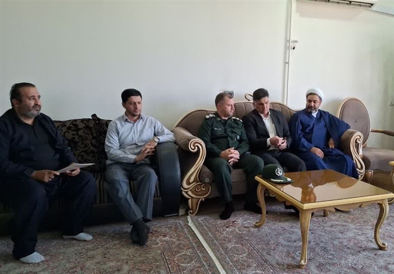 تجلیل از صبر و ایثار خانواده شهدا در پاوه+ تصاویر