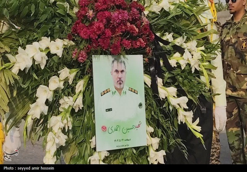 تشییع باشکوه و خاکسپاری شهید حسین احمدی در دشتستان+تصاویر