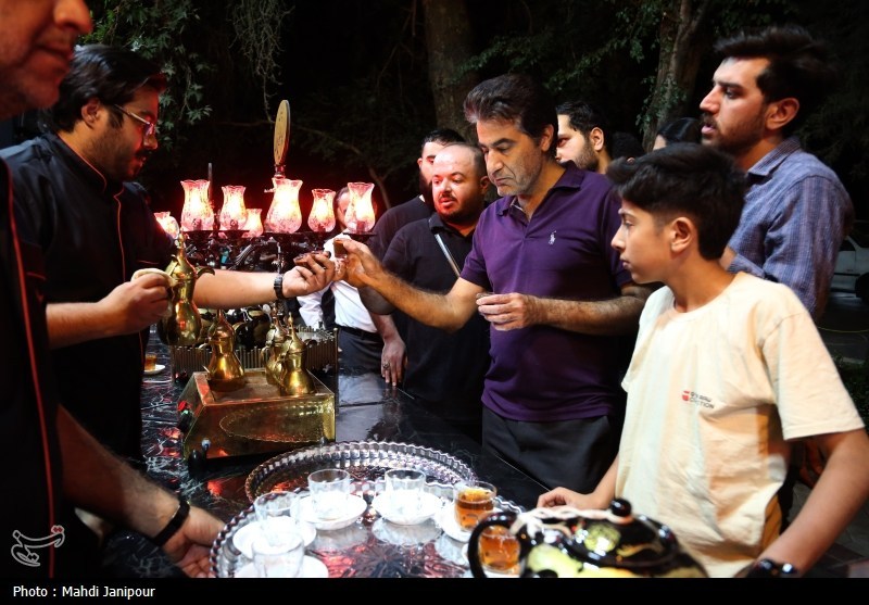 جاماندگان در خدمت زائران/ کربلای کوچک عاشقان در دل اصفهان+فیلم
