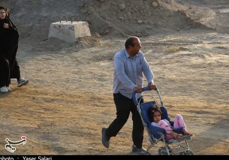 حضور پرشور دلدادگان حسینی در راهپیمایی جاماندگان اربعین گناباد