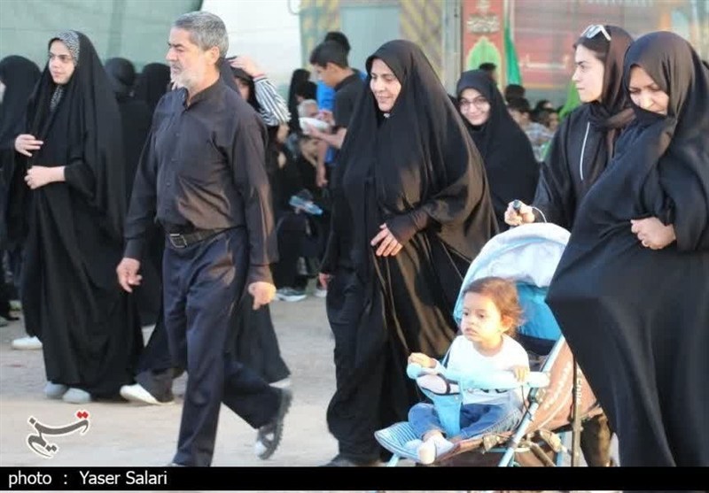 حضور پرشور دلدادگان حسینی در راهپیمایی جاماندگان اربعین گناباد