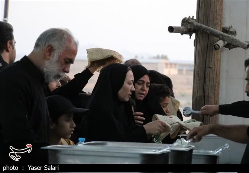حضور پرشور دلدادگان حسینی در راهپیمایی جاماندگان اربعین گناباد