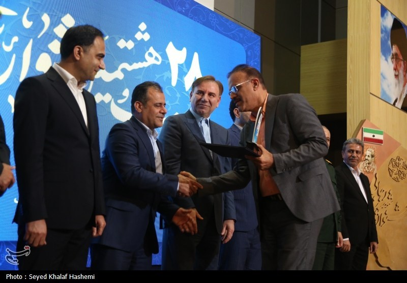 خدمت صادقانه شهدا، الگویی ماندگار برای مدیران دستگاه‌های اجرایی+تصویر