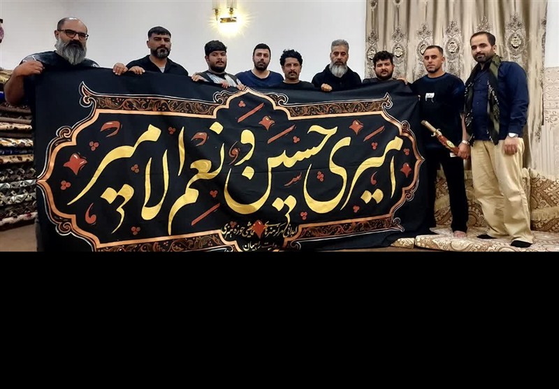 ‌خدمت فرهنگی یک خانواده هنرمند به زائران اربعین+تصاویر