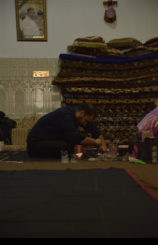 ‌خدمت فرهنگی یک خانواده هنرمند به زائران اربعین+تصاویر