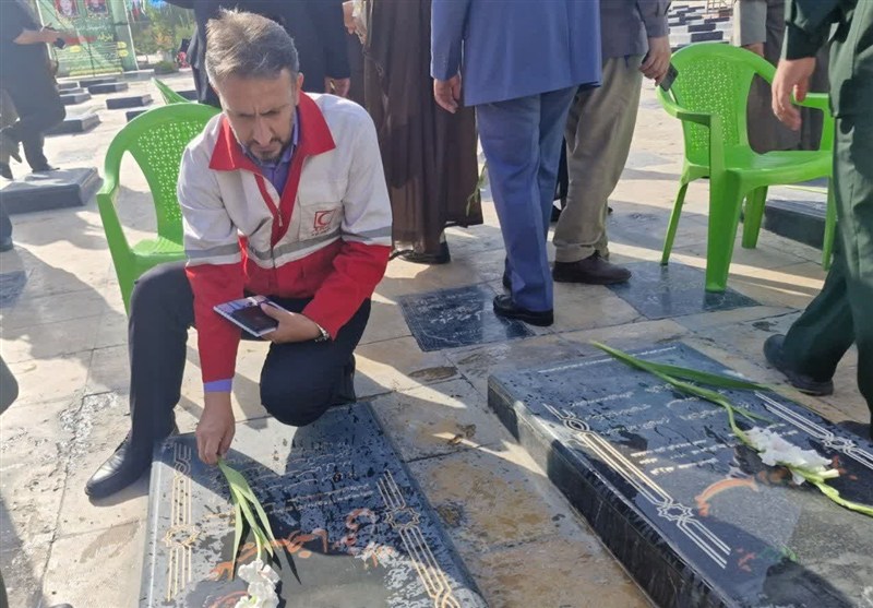 خون شهدا عزت، استقلال و وحدت را برای ایران بیمه کرد