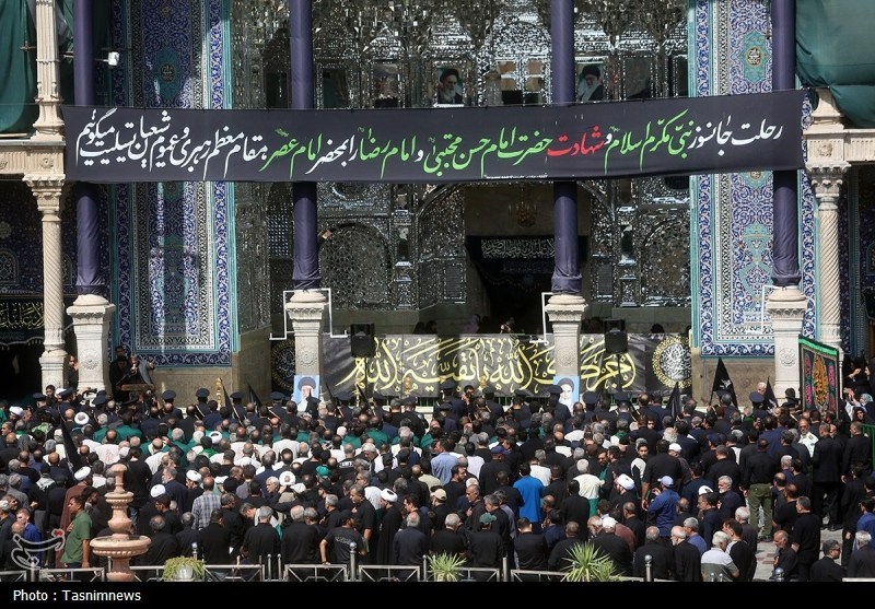 دسته عزای خادمان حرم حضرت معصومه(س) در سالروز شهادت امام رضا(ع)+ تصویر