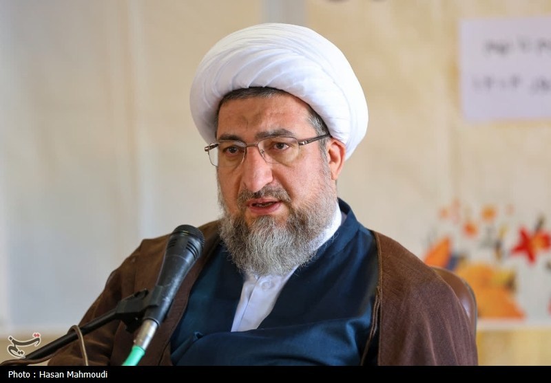 رسالت اصلی حوزه‌های علمیه، تربیت انسان‌های عالم و عامل است
