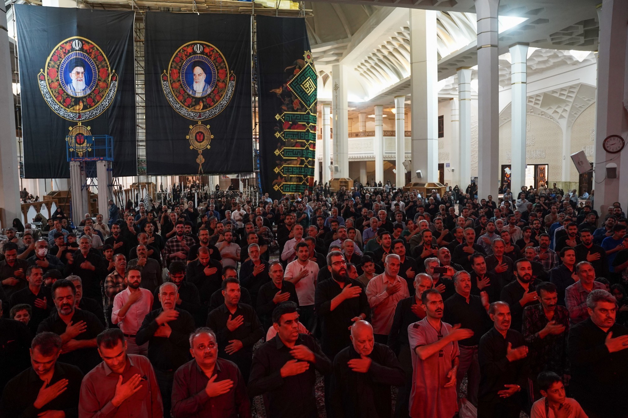 سومین حرم اهل بیت در سوگ امام رضا(ع)/حرم شاهچراغ (ع) میزبان خیل عزاداران