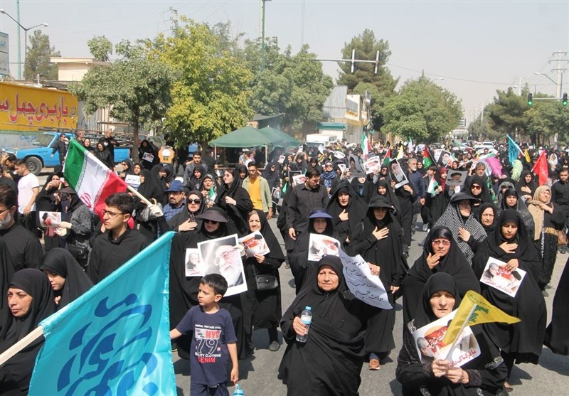 شور حسینی در کرمانشاه؛ جاماندگان اربعین مسیر عشق را با یاد شهدا پیمودند+ تصویر