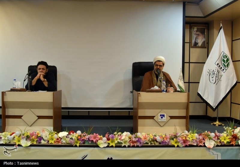 نشست فرهنگی «کشف ایده در فرایند نگارش فیلمنامه» در قم برگزار شد