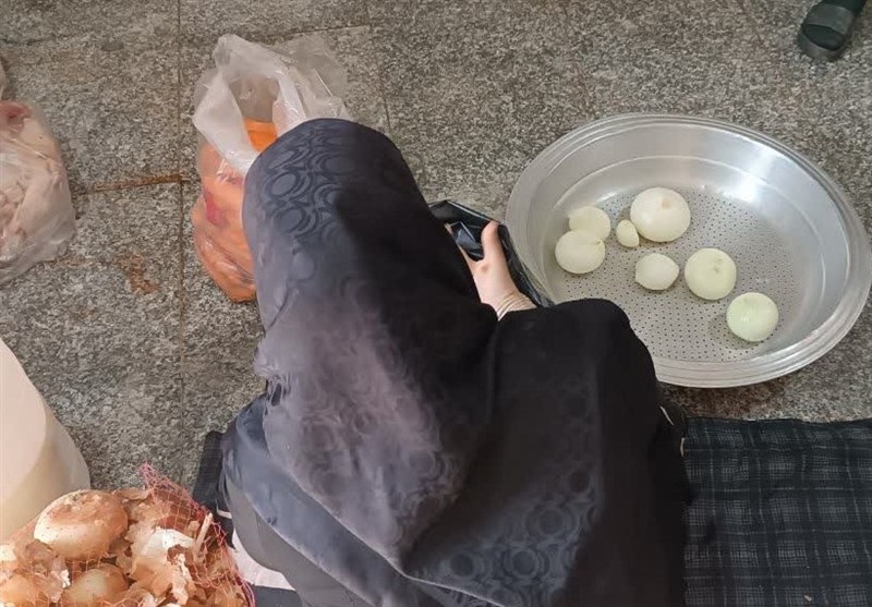 همدلی بانوان الوند در خدمت به زائران اربعین حسینی