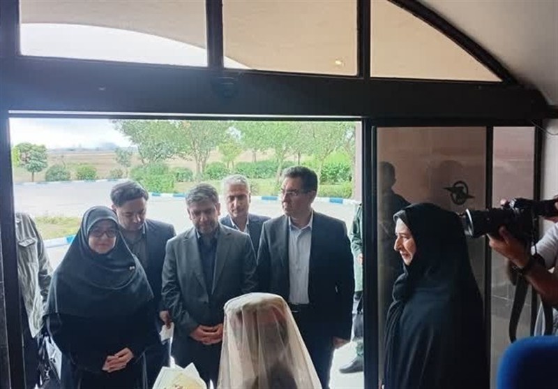 ورود سخنگوی دولت به اردبیل برای افتتاح طرح‌های هفته دولت