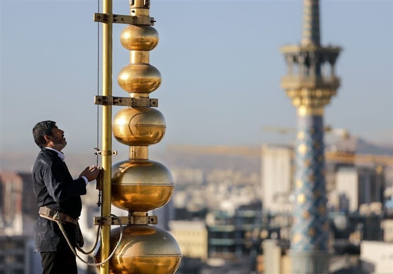 پرچم مشکی گنبد امام رضا (ع) تعویض شد+تصاویر