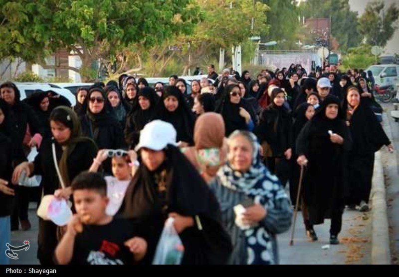 پیاده‌روی دلدادگان و جاماندگان اربعین در بوشهر+تصویر