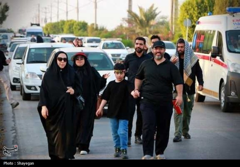 پیاده‌روی دلدادگان و جاماندگان اربعین در بوشهر+تصویر
