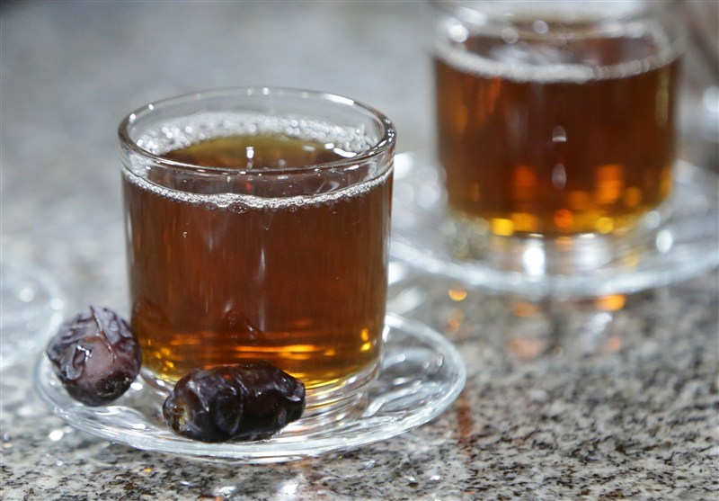 چای با طعم خدمت؛ خدمت عاشقانه در چایخانه حرم رضوی+عکس