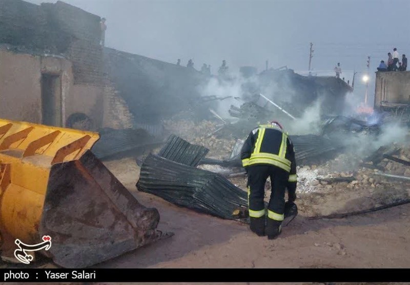 آتش‌سوزی انبار لوله در شهر گناباد مهار شد