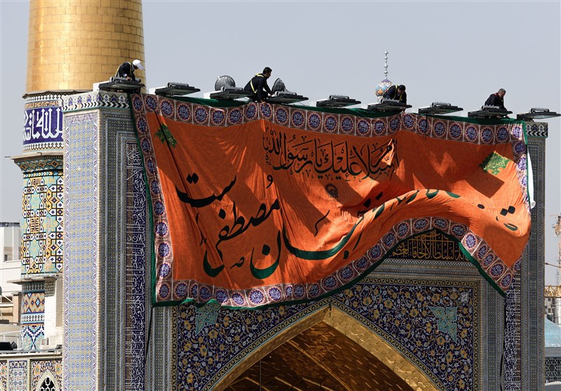 آذین بندی و چراغانی ویژه حرم رضوی در میلاد پیامبر اعظم(ص)