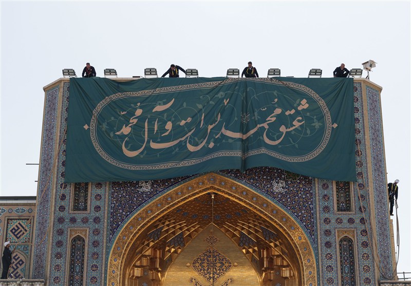 آذین بندی و چراغانی ویژه حرم رضوی در میلاد پیامبر اعظم(ص)