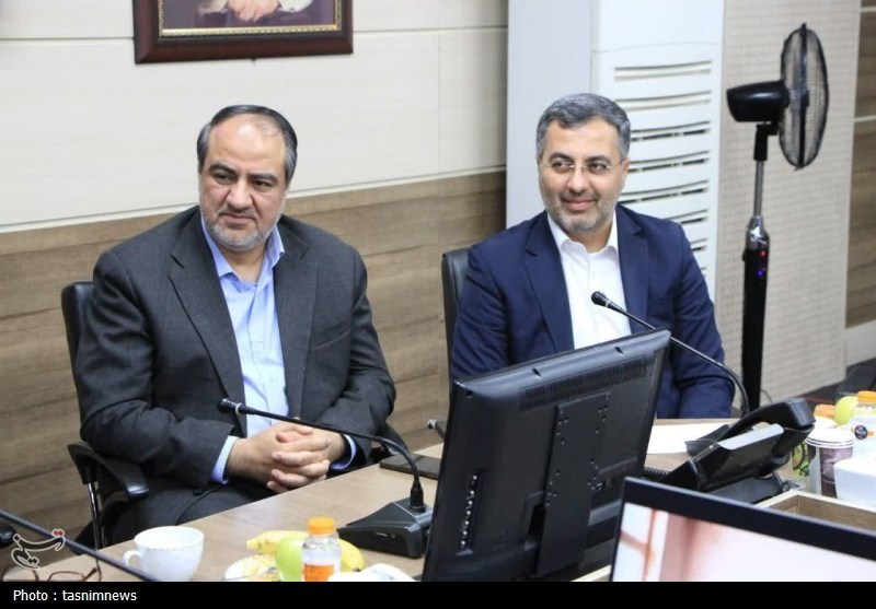 آغاز طرح هوشمندسازی 105 مدرسه شهرری با اهدای 40 لپ‌تاپ به مدیران مدارس