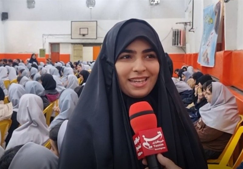آینده ایران با تلاش نسل جوان رقم می‌خورد