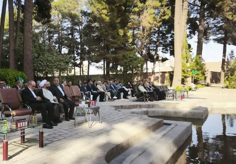 آیین رونمایی از بزرگترین فرش تصویری برگزار شد