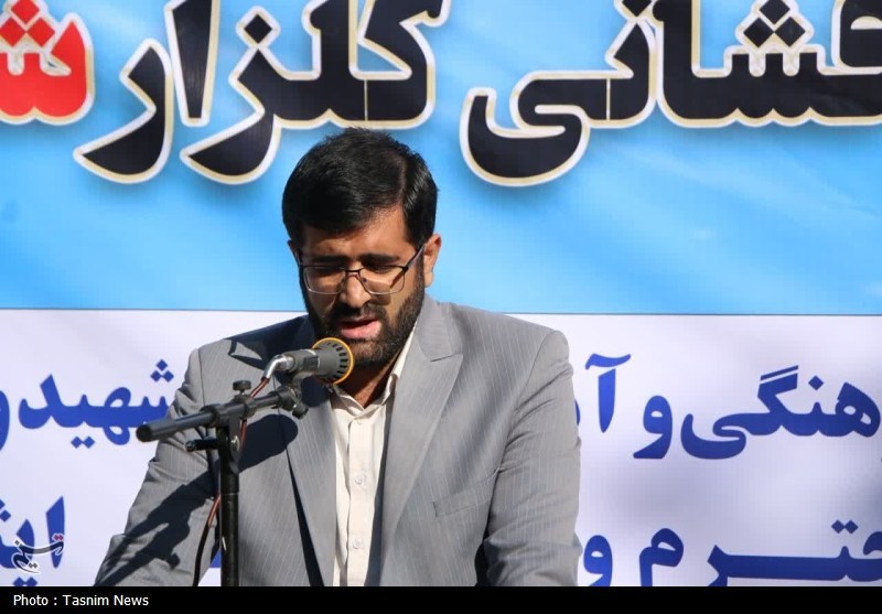 آیین عطرافشانی و گلباران گلزار شهدای شهرکرد برگزار شد + تصاویر