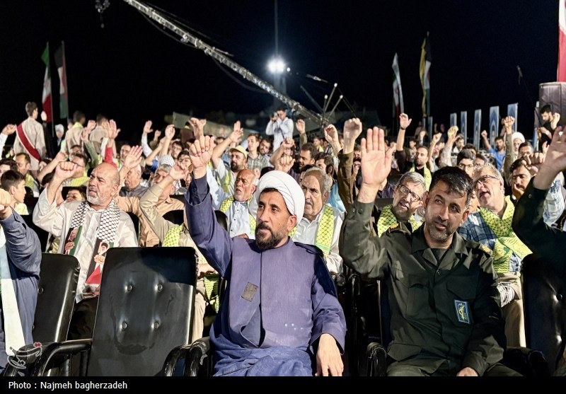 اجتماع مردمی«اصحاب نصر»؛ شبی حماسی از اتحاد ایران و لبنان در کنار خلیج‌فارس