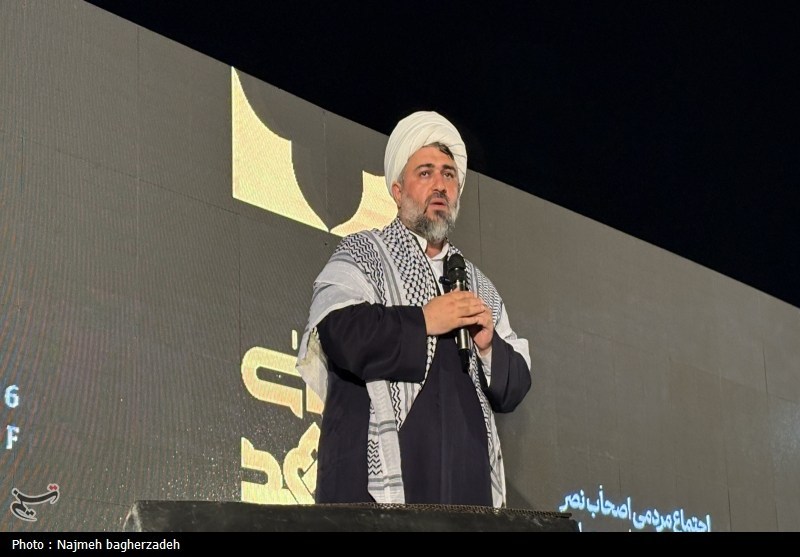 اجتماع مردمی«اصحاب نصر»؛ شبی حماسی از اتحاد ایران و لبنان در کنار خلیج‌فارس