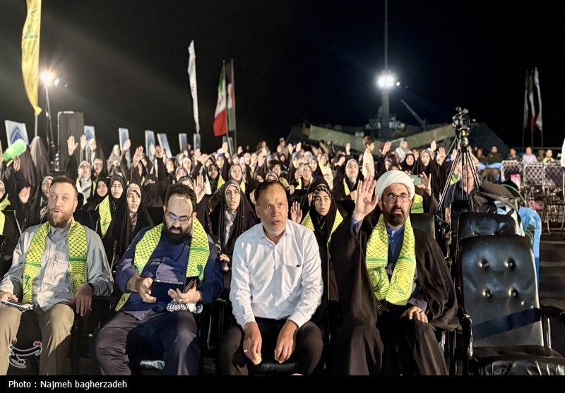 اجتماع مردمی«اصحاب نصر»؛ شبی حماسی از اتحاد ایران و لبنان در کنار خلیج‌فارس
