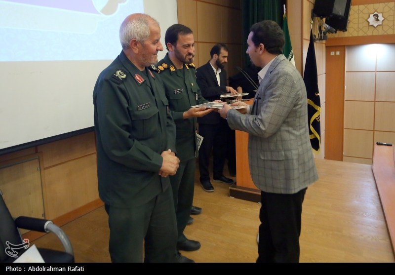 ارزش‌ها و نکات معنوی دوران دفاع مقدس را برای نسل‌های جدید بازگو کنیم
