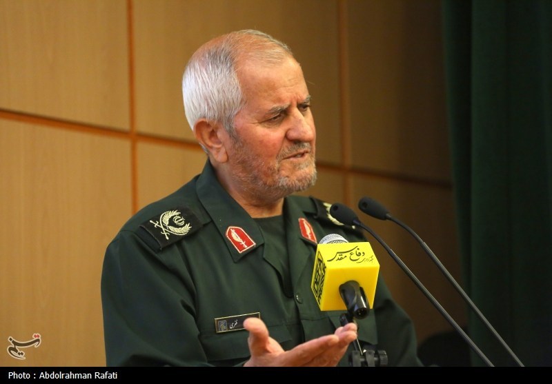 ارزش‌ها و نکات معنوی دوران دفاع مقدس را برای نسل‌های جدید بازگو کنیم