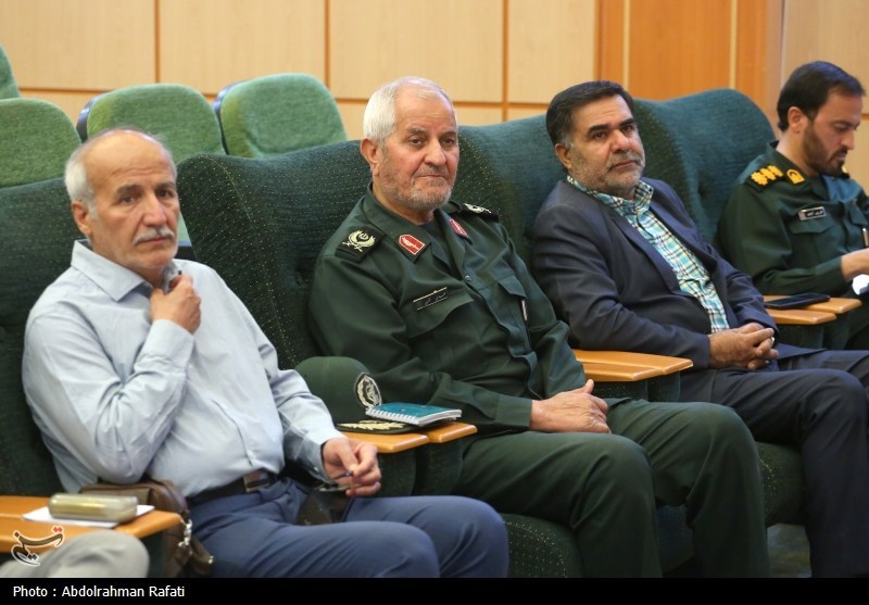 ارزش‌ها و نکات معنوی دوران دفاع مقدس را برای نسل‌های جدید بازگو کنیم
