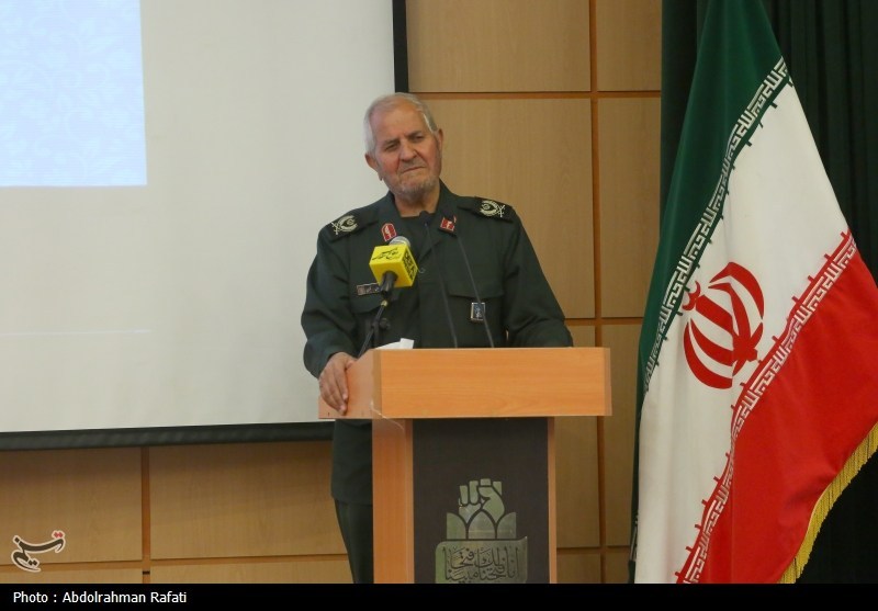 ارزش‌ها و نکات معنوی دوران دفاع مقدس را برای نسل‌های جدید بازگو کنیم