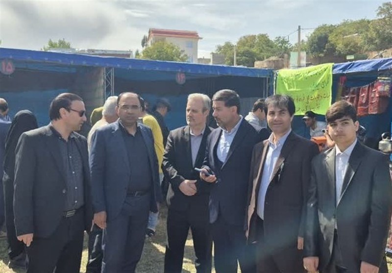 استقبال گردشگران از جشنواره طلای سبز در ثمرین