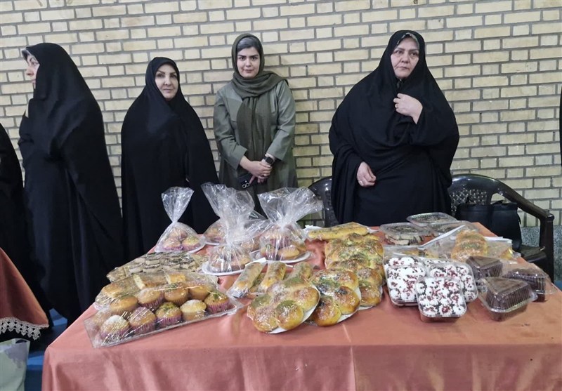 اسلامشهر میزبان هنر ایثار؛ از طراحی لباس تا طبخ غذاهای دفاع مقدس +تصویر