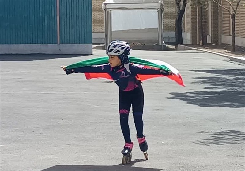 اهتزاز پرچم مقدس جمهوری اسلامی ایران در مدارس استان مرکزی