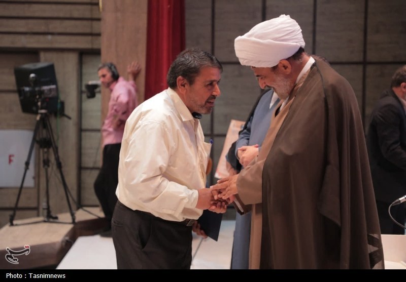 با برگزاری همایش یاوران وقف؛ وقف یاوران قم تقدیر شدند+ تصویر