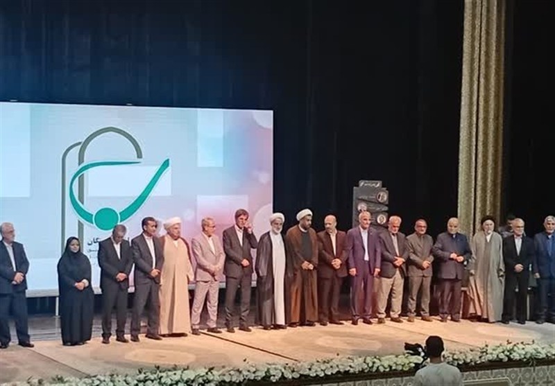 بازنشستگان کمیته امداد اردبیل تجلیل شدند
