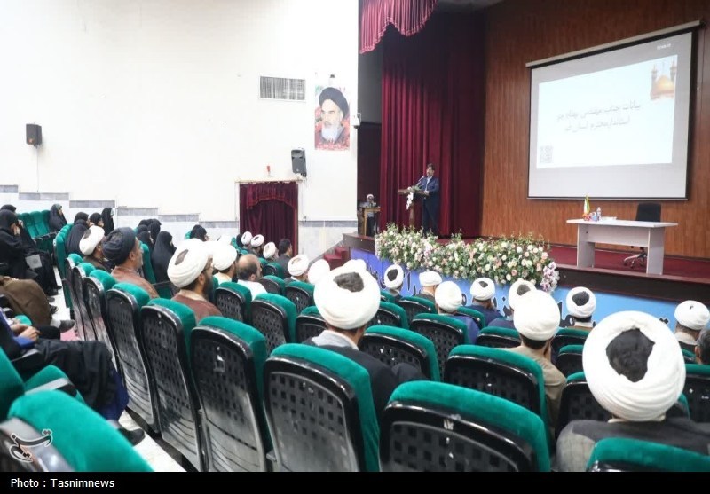 ‌تأکید استاندار قم بر ترویج فرهنگ نماز و حجاب