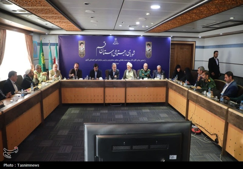 تأکید استاندار قم بر تقویت خدمات مشاوره‌ای