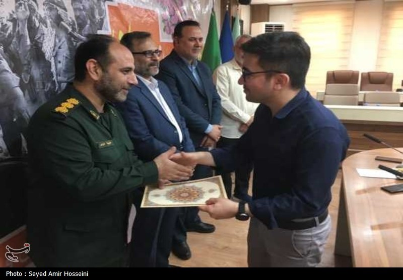 تجلیل از حماسه‌نگاران، عکاسان و خبرنگاران دفاع مقدس استان بوشهر+تصویر