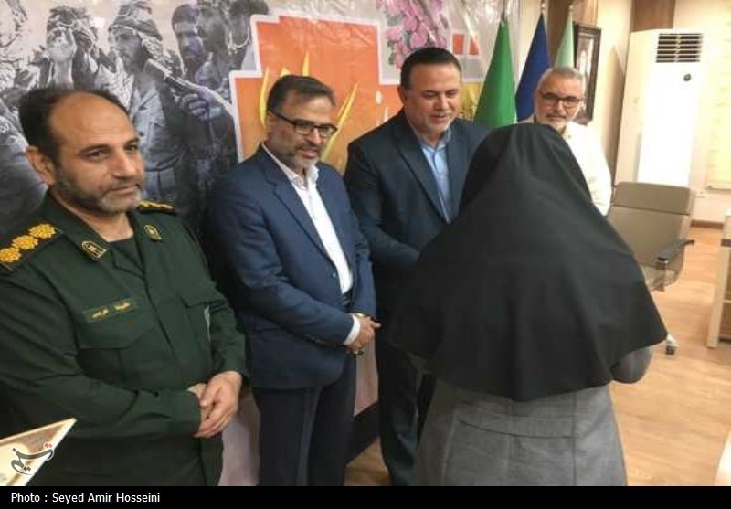 تجلیل از حماسه‌نگاران، عکاسان و خبرنگاران دفاع مقدس استان بوشهر+تصویر