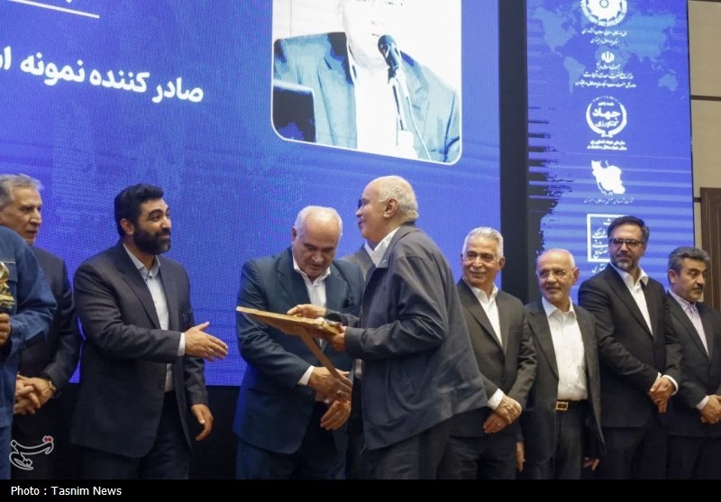 تجلیل از صادرکنندگان برتر چهارمحال و بختیاری + تصاویر