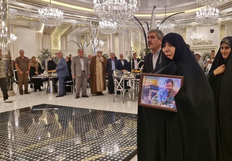 تقدیر از همسران جانبازان اعصاب و روان در چهاردانگه با عنوان عاشقانه‌های ایثار +تصویر