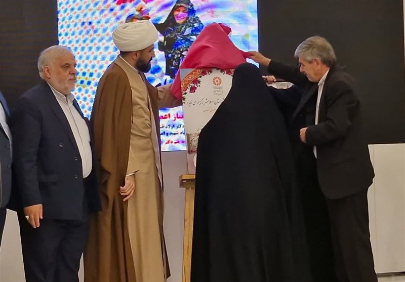 تقدیر از همسران جانبازان اعصاب و روان در چهاردانگه با عنوان عاشقانه‌های ایثار +تصویر