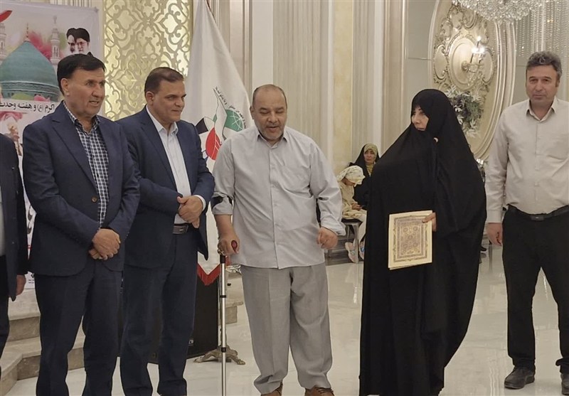 تقدیر از همسران جانبازان اعصاب و روان در چهاردانگه با عنوان عاشقانه‌های ایثار +تصویر