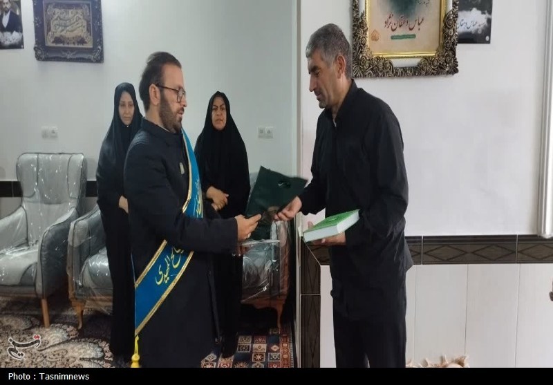 تکریم 110 خانواده شهید جنگ تحمیلی اسرائیل توسط سفیران مهدوی مسجد جمکران+ تصویر