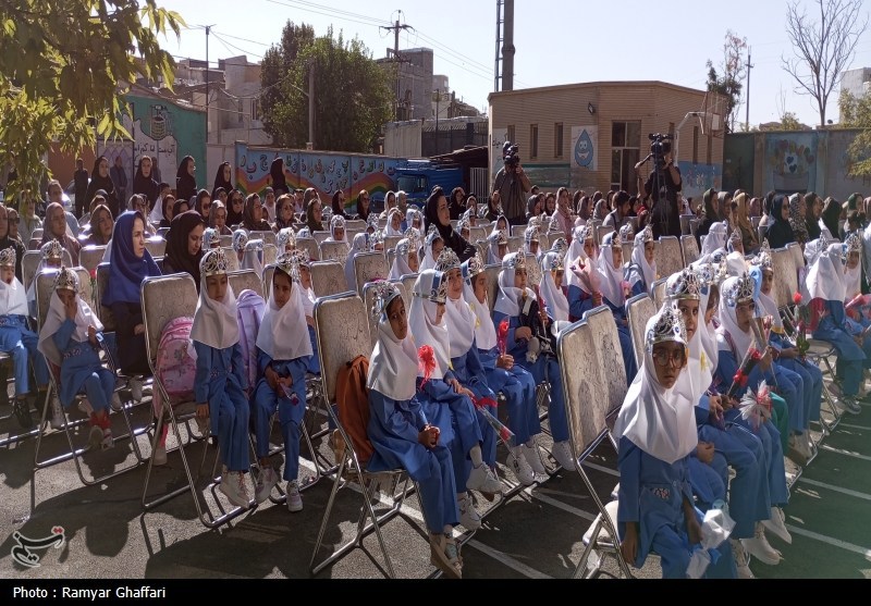 جشن شکوفه‌ها برای 26 هزار دانش‌آموز کردستانی/نواختن زنگ ورود به آغازی نو